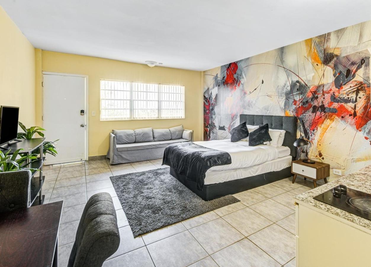 Private Hallandale Beach Studio Wbath Walking Distance To The Beach Pool Free Parking Exteriér fotografie